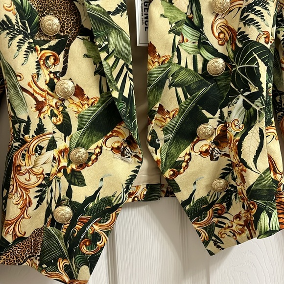 L'AGENCE Green and Cream Tropical Blazer - Picture 9 of 15